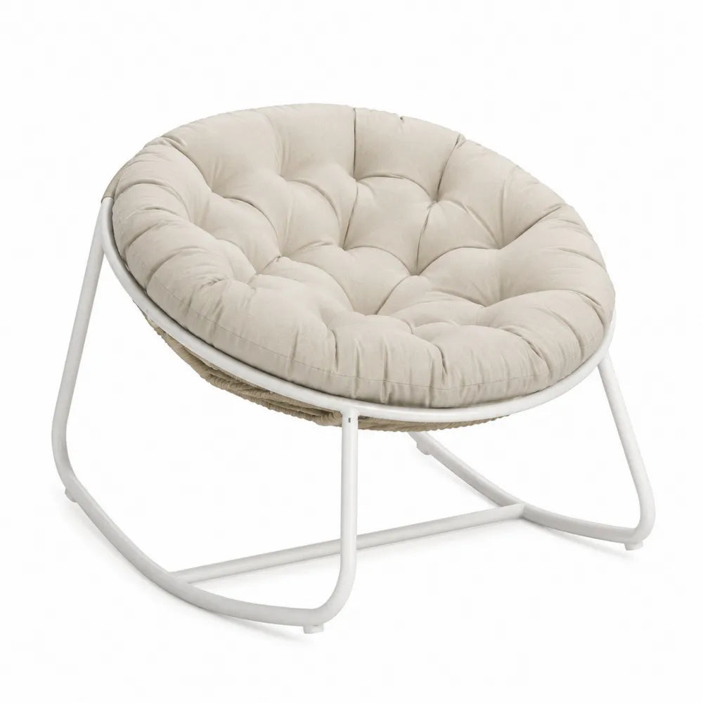 Chaise en métal blanc avec coussin rond en tissu beige