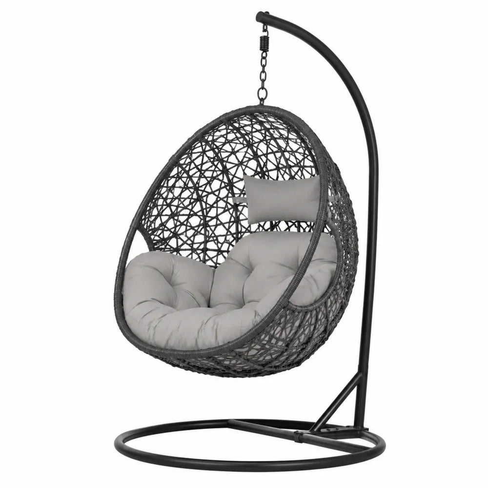 Chaise suspendue en métal et résine tressée avec coussins gris