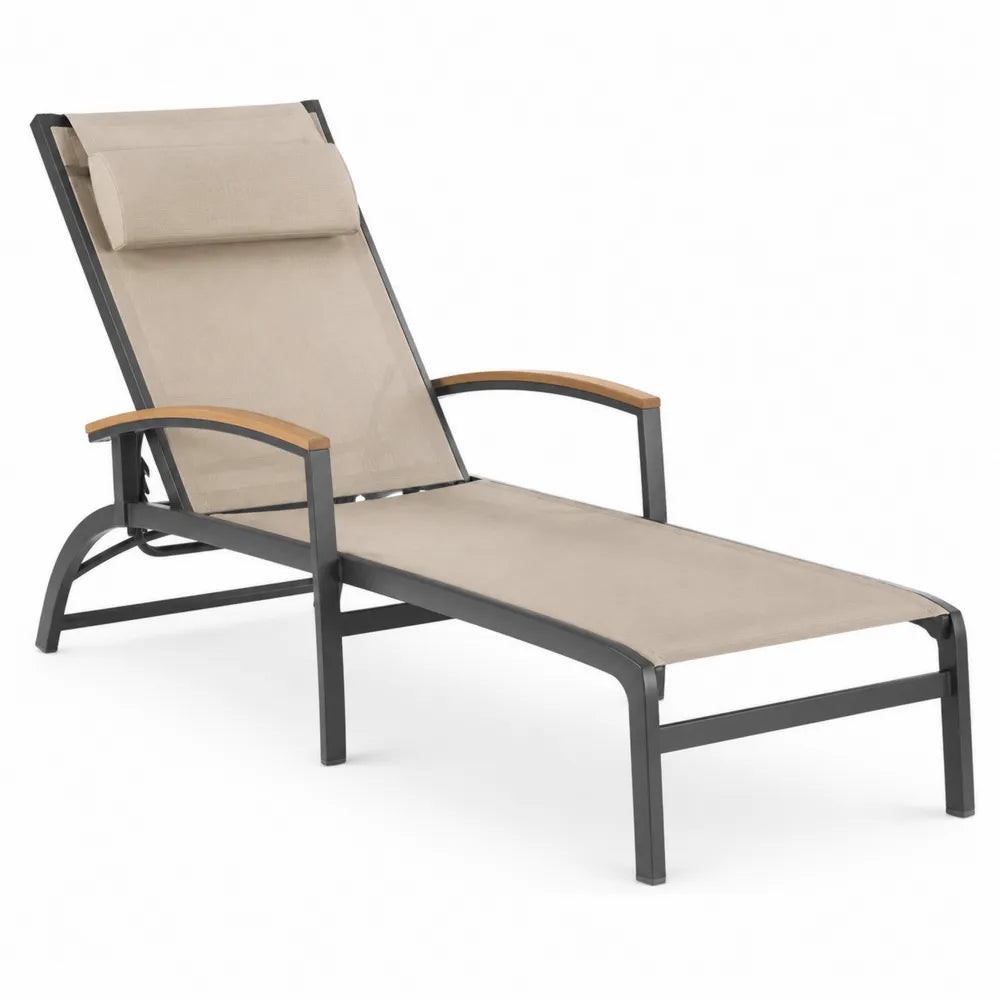 Chaise longue en aluminium avec polyester beige et accoudoirs en bois