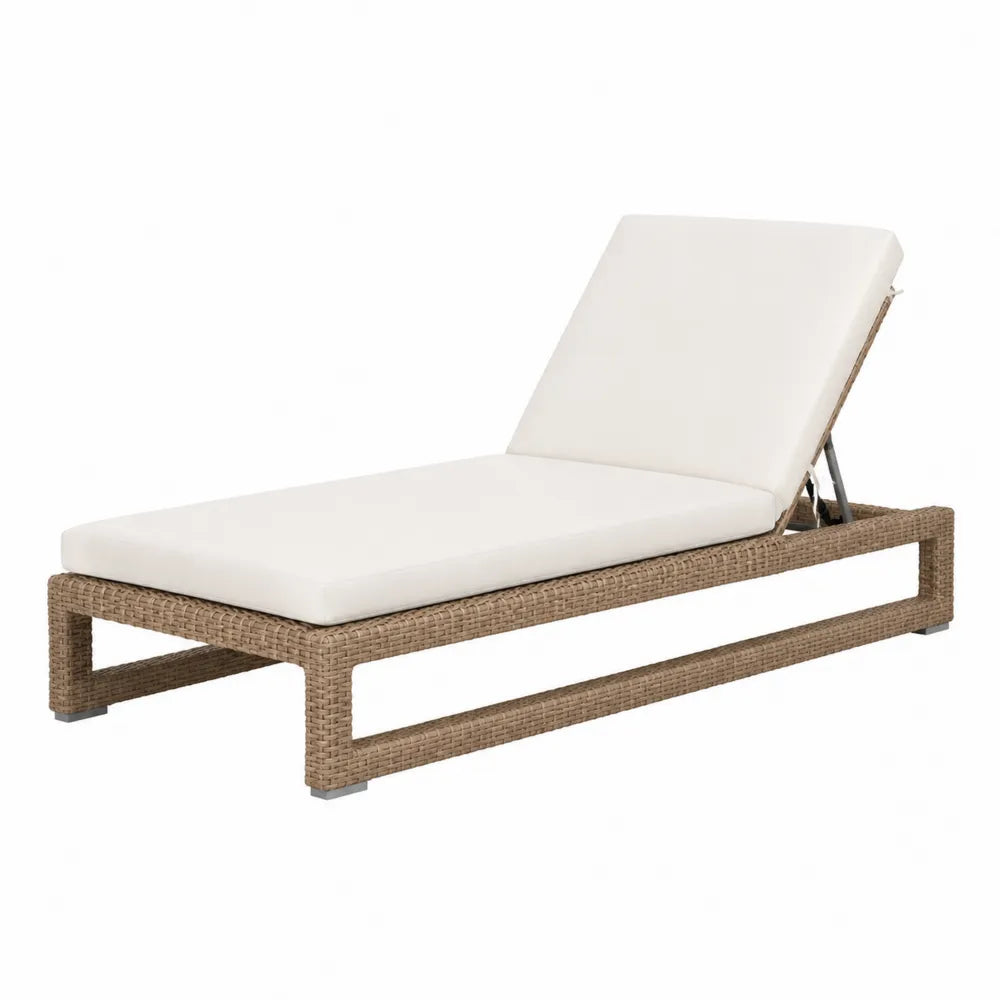 Chaise longue réglable en rotin synthétique beige et coussin blanc